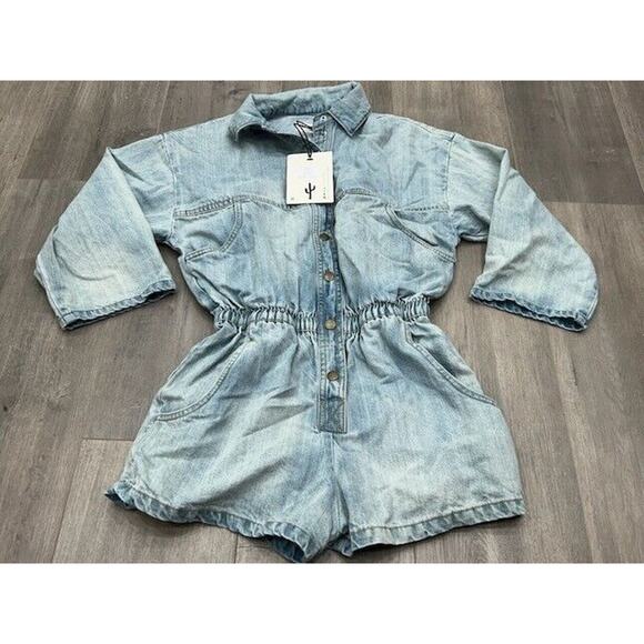NWT Pistola Denim Luca Romper Ruched Waist 3/4 Sleeve Collared Light Wash Size S - Picture 1 of 7